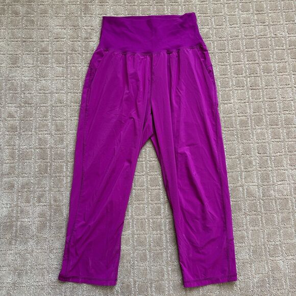 Lululemon Tranquil Crop Pull On Pants Size 8 Fuchsia Pink Athleisure High Rise - Picture 1 of 10